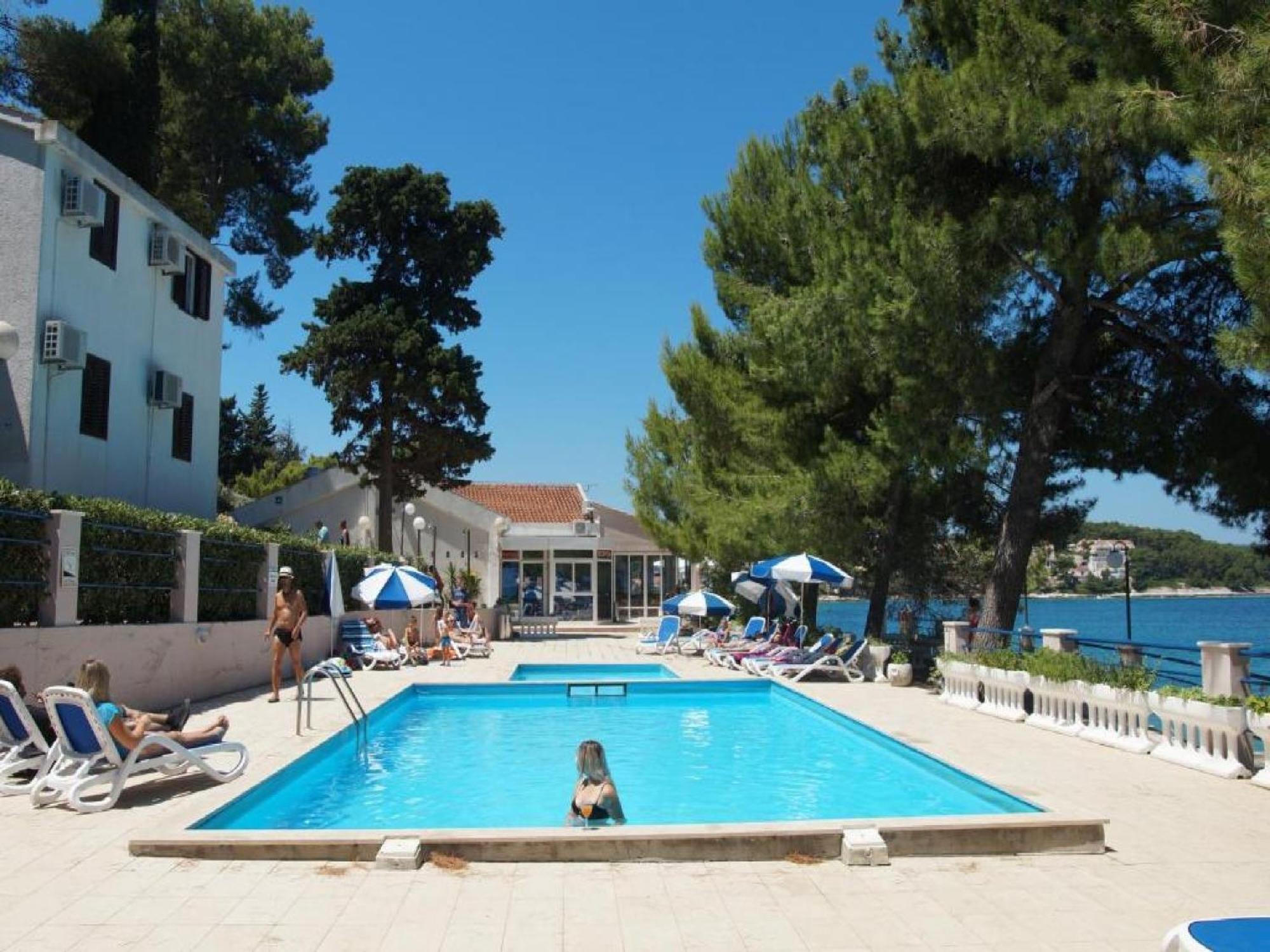 Lumbarda Resort Apartments מראה חיצוני תמונה